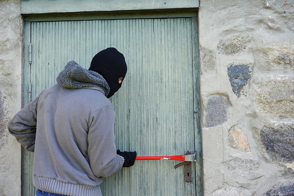 Ancona: Ferragosto da dimenticare. Diversi furti nelle case del centro