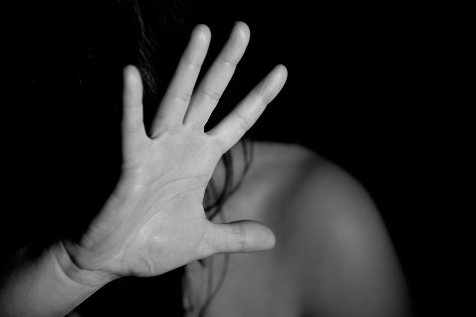 Ragazza violentata per mesi ad Ancona, nella casa degli orrori